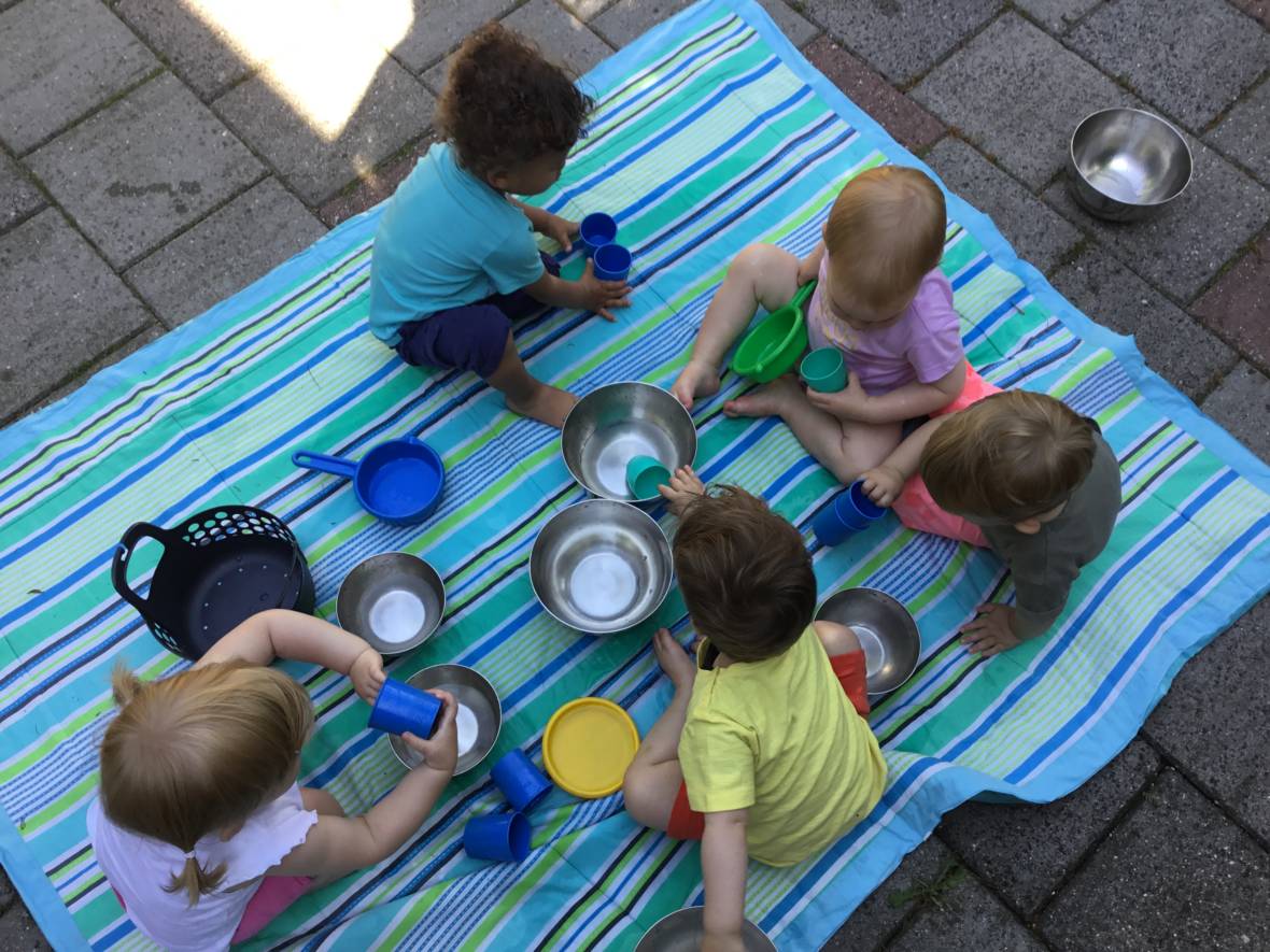 Buitenspelen Bij Kinderdagverblijf Nijntje Pluis Op De Snuffiegroep ...